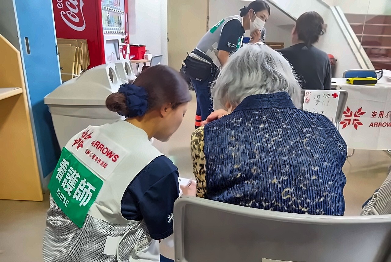 260729_避難所_看護師問診_01 (1)_trim
